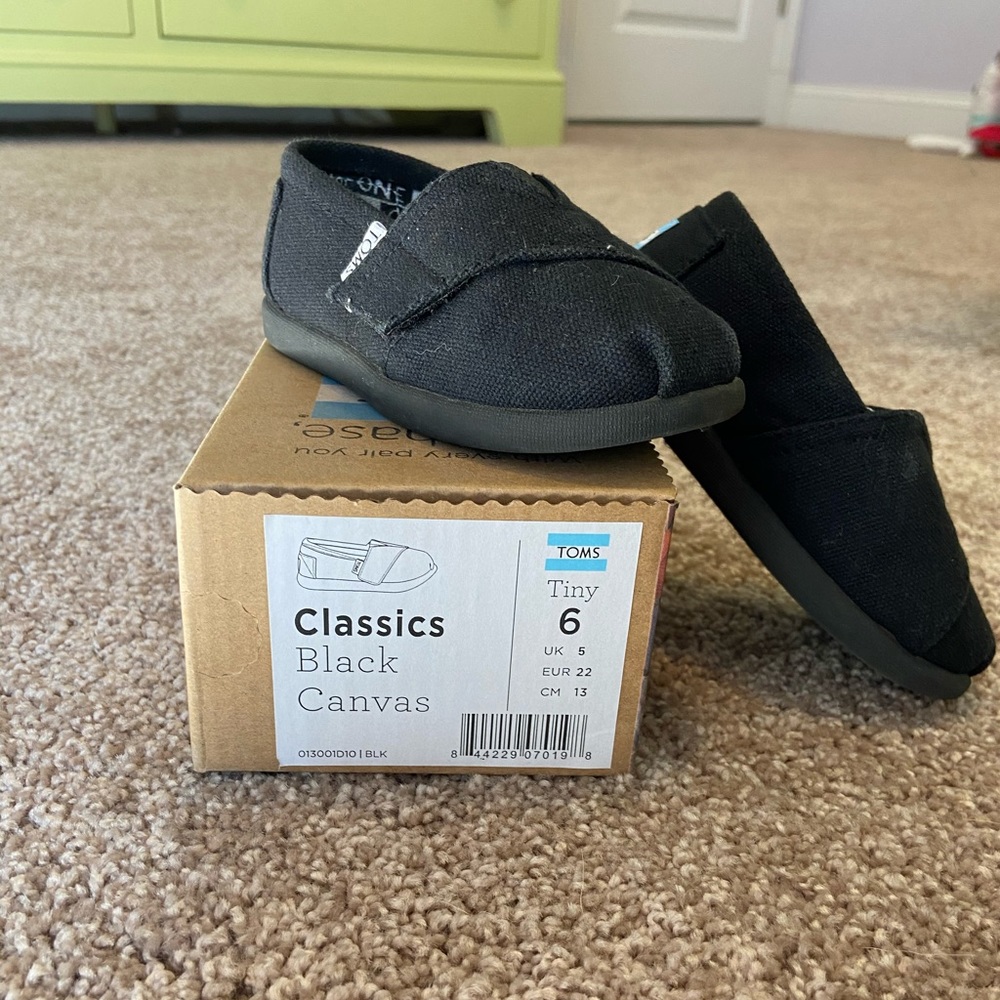 Classic Black Canvas Toms